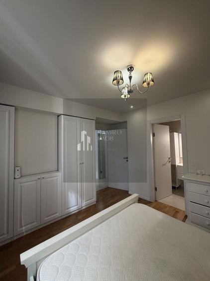 Apartament cu 3 camere semidecomandat, mobilat în Apărătorii Patriei