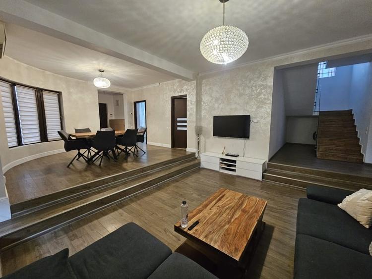 Casă individuală cu 5 camere cu Piscina în Cârcea