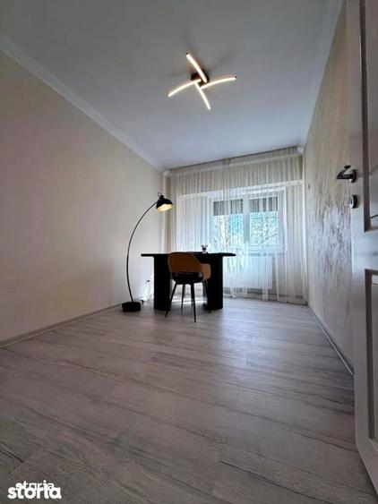 Apartament cu 3 camere decomandat în Ștefan cel Mare