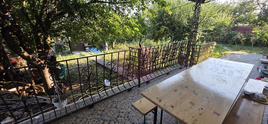 Casă individuală cu 6 camere cu Canalizare în Bănești