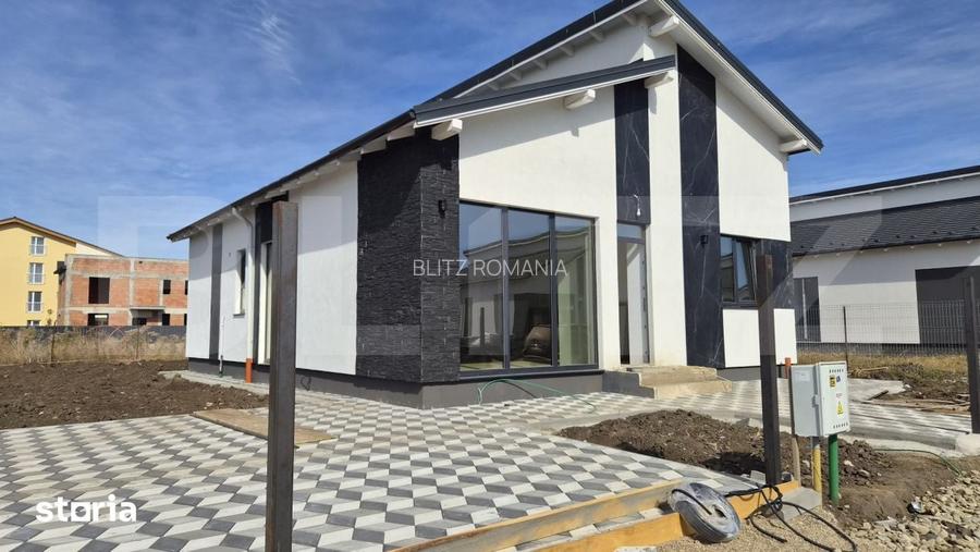 Casa cu toate utilitatiile, 4 camere, 2 bai, 470 m teren - Intabulata