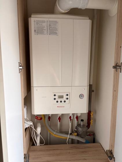 Apartament cu 2 camere semidecomandat în Olteniței