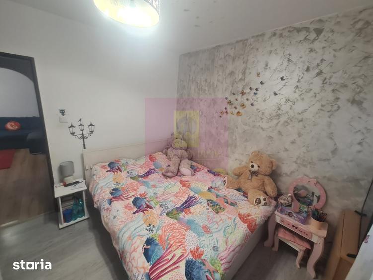 Apartament cu 3 camere semidecomandat în Cuza