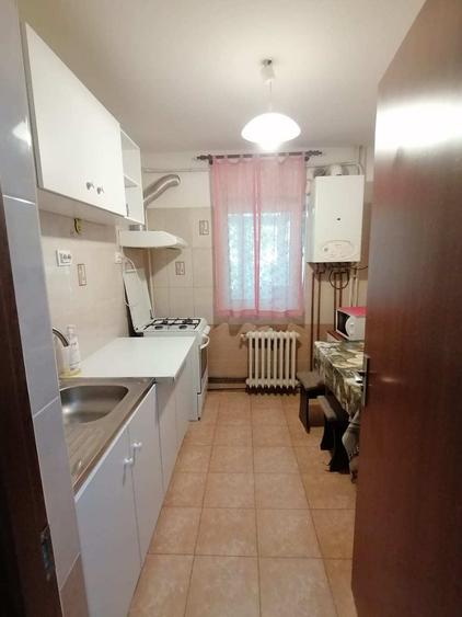 450euro/luna, Podul de Fier intersectie apartament 2 camere decomandat - 5