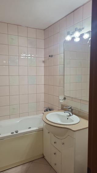 Apartament 2 camere de inchiriat Calea Calarasi colt cu Matei Basarab, 63 mp decomandat etaj 3/8 mobilat,utilat complet la 3 min metrou Piata Muncii - 5