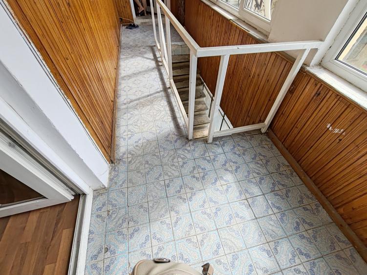 Apartament cu 6 camere decomandat, mobilat în Central