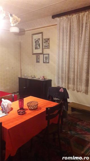 Casă cu 5 camere cu Teren 1600 Mp în Central