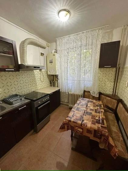 Apartament cu 2 camere decomandat în Medicină