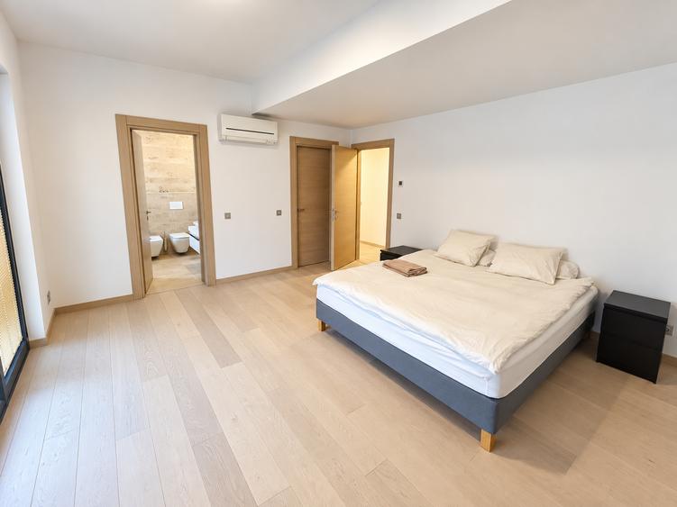 Apartament cu 5 camere decomandat în Grădina Icoanei