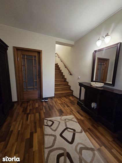 Apartament cu 5 camere decomandat în Buzaului