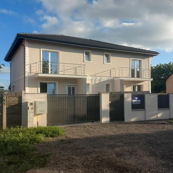 Casă cu 4 camere în Sânmihaiu Român