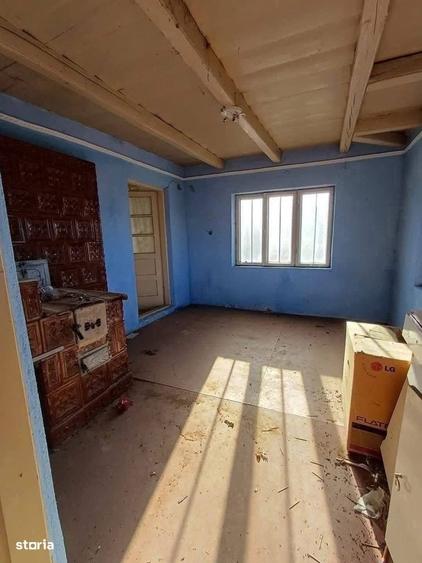 Casa de vanzare la 10 minute de Roman, teren de 1.225mp 33.800euro - 2