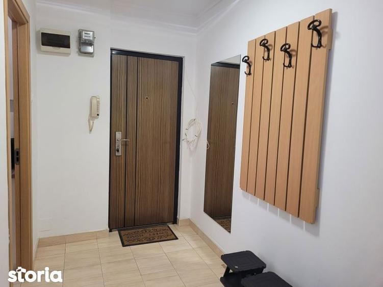 Apartament cu 3 camere semidecomandat în Mărăști