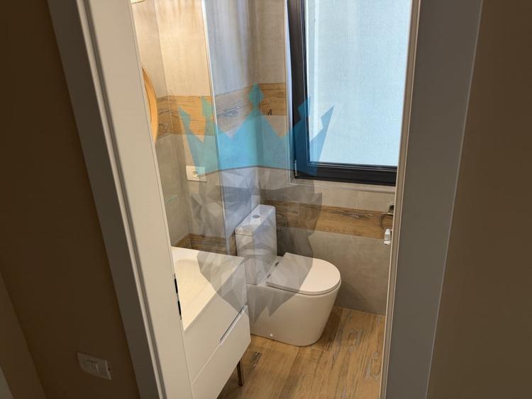 Apartament cu 2 camere semidecomandat, mobilat în P-ța Alba Iulia