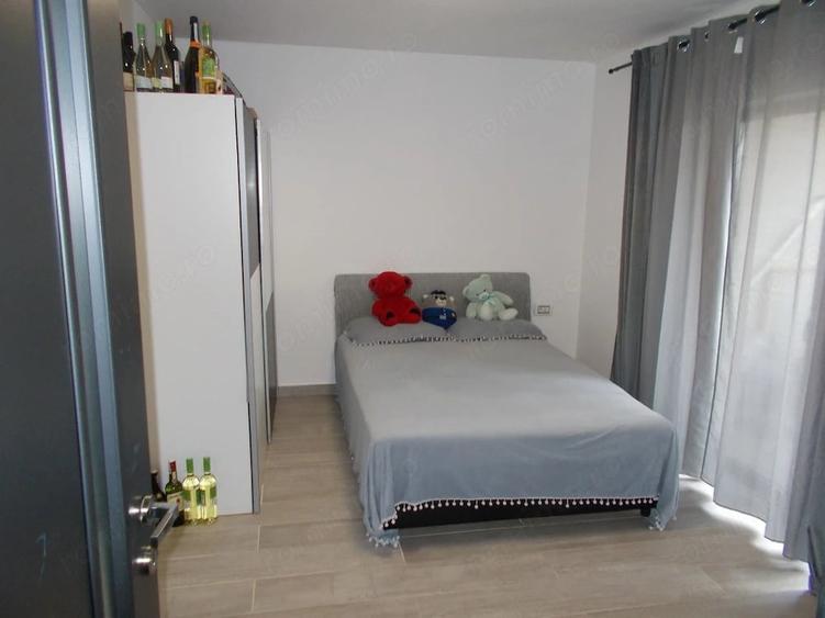 Casă cu 4 camere cu Teren 325 Mp în Parța