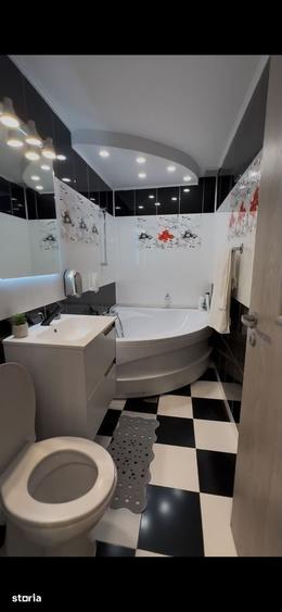 Apartament cu 2 camere decomandat în Tei