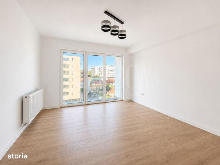 Apartament cu 4 camere semidecomandat în Dâmbul Rotund