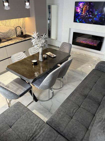 Apartament cu 3 camere decomandat în Exterior Vest