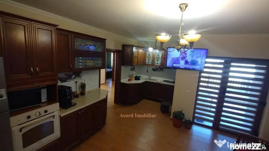 Casă cu 5 camere cu Teren 440 Mp în Valu lui Traian