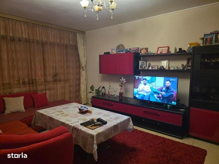 Apartament cu 3 camere decomandat în Brotăcei