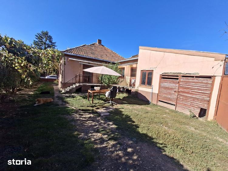 Casă cu 3 camere cu Teren 890 Mp în Burdea