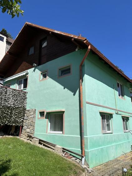 Casă individuală cu 5 camere cu Canalizare în Bușteni
