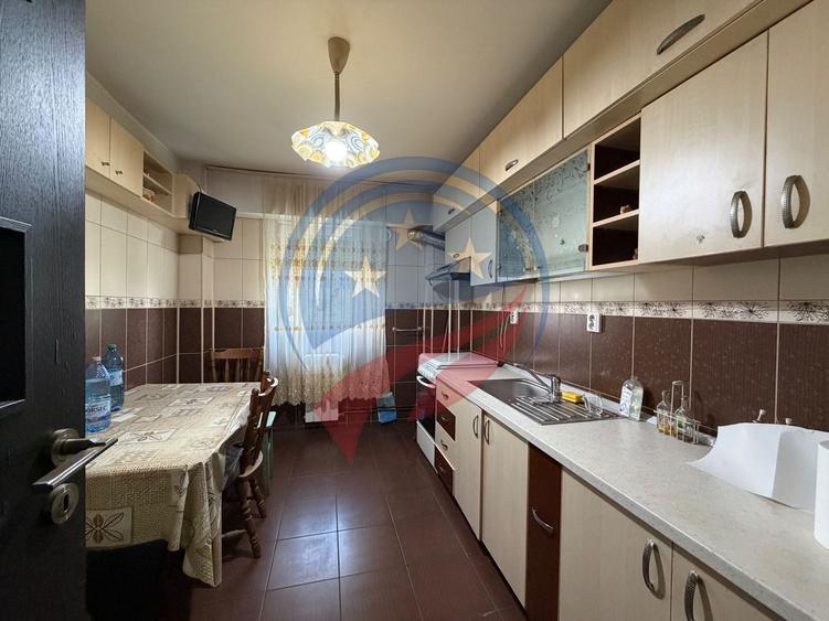 Apartament cu 3 camere decomandat în Lăpuș