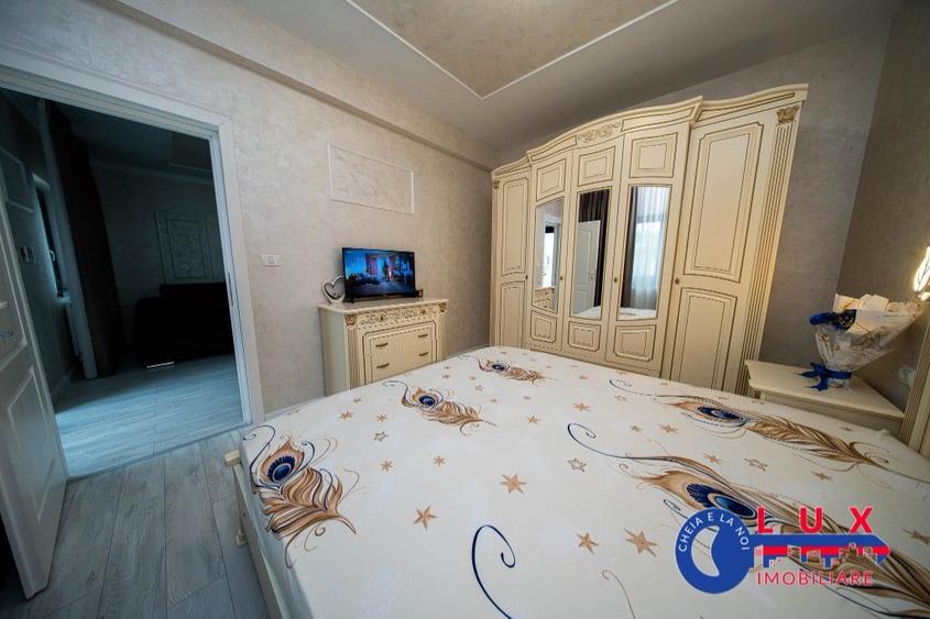 Casă cu 6 camere cu Teren 400 Mp în Babadag