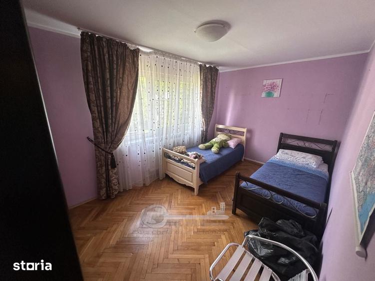 Apartament cu 3 camere semidecomandat în Central