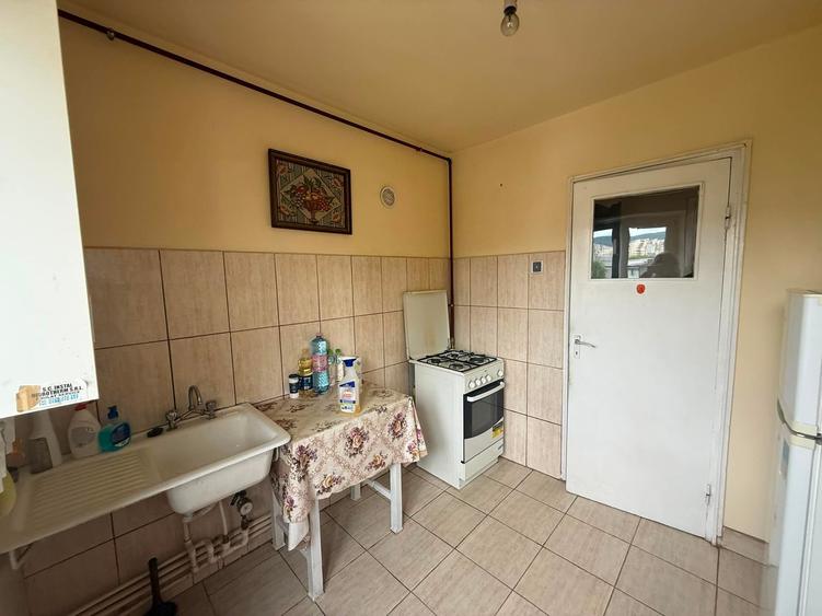 Apartament cu 2 camere semidecomandat în Gojdu