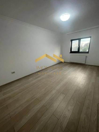Casă cu Canalizare în Utvin