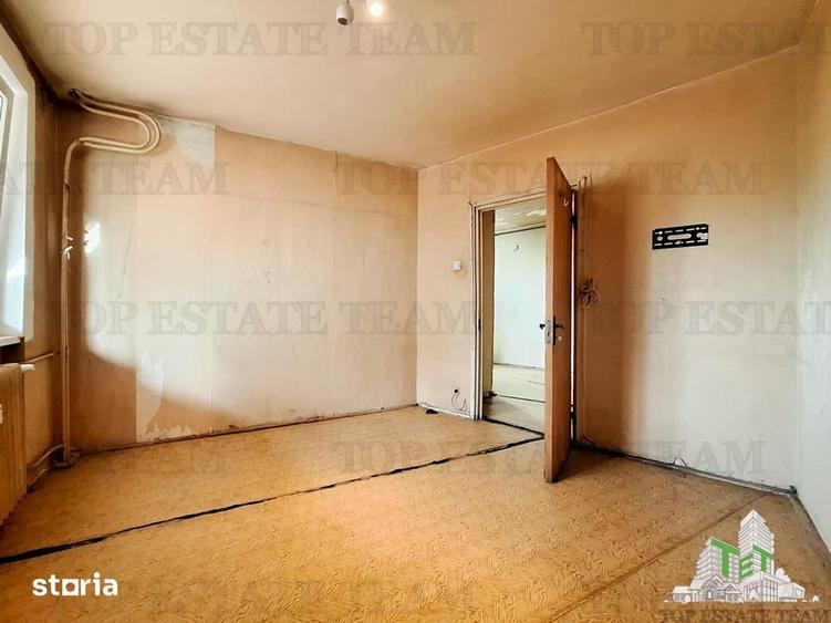 Apartament cu 4 camere decomandat în Colentina