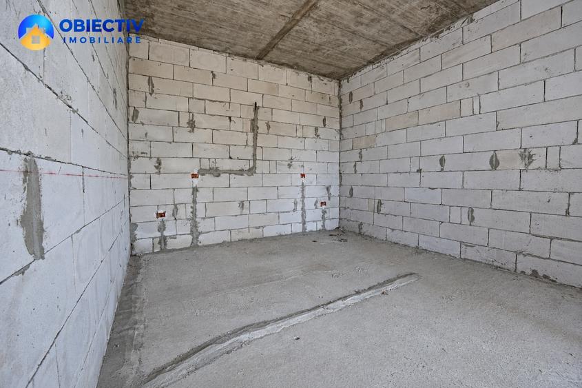 Casă individuală cu 5 camere cu Teren 1400 Mp în Central