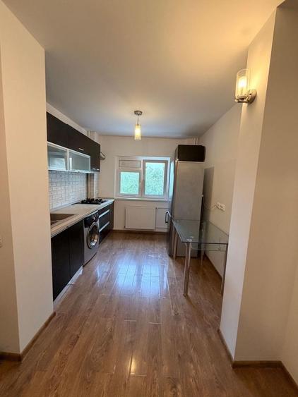 Apartament cu 2 camere semidecomandat în Brâncoveanu
