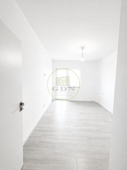 Apartament cu 3 camere decomandat, mobilat în Tractorul