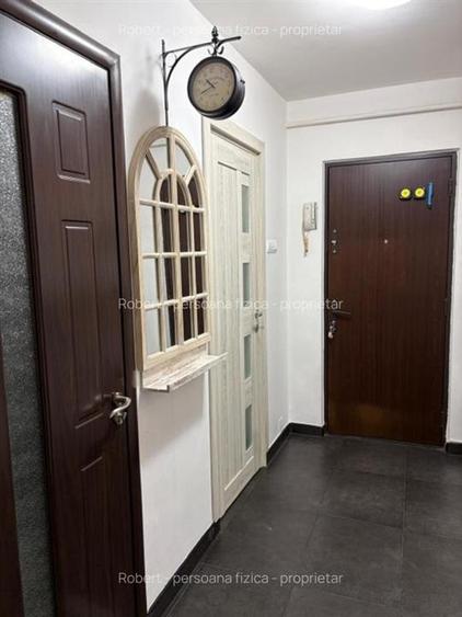 Apartament cu 3 camere semidecomandat, mobilat în Berceni