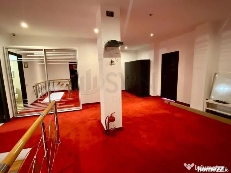Casă cu 10 camere cu Teren 600 Mp în Vatra Luminoasă