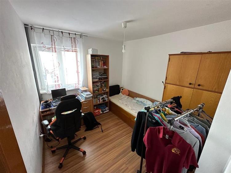 Apartament cu 4 camere decomandat în Ultracentral