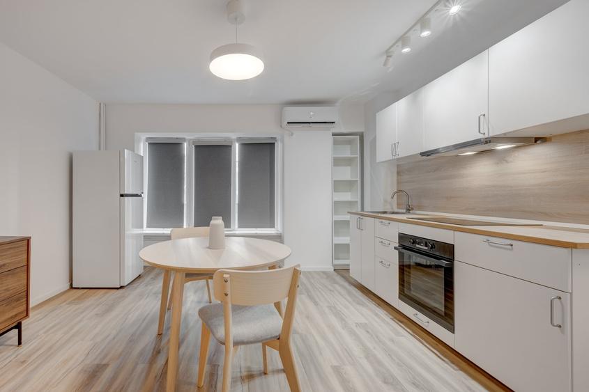 Apartament cu 2 camere decomandat în Sala Palatului