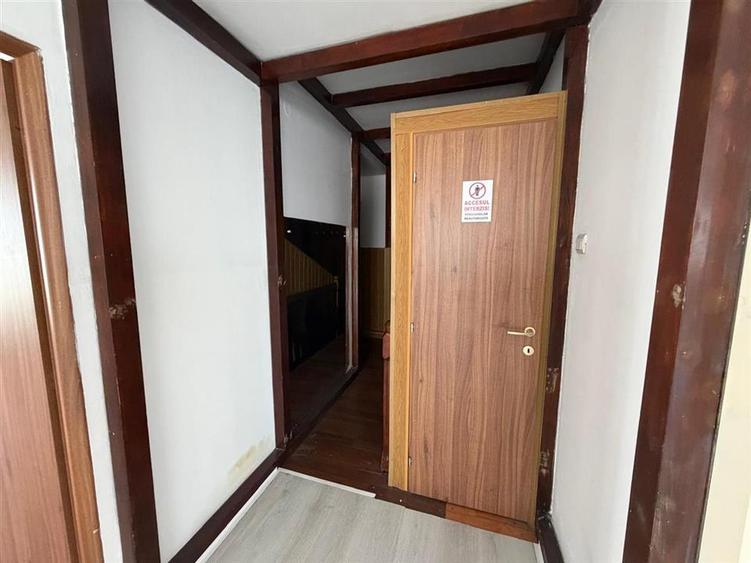 Casă cu 5 camere cu Teren 25 Mp în Păcurari