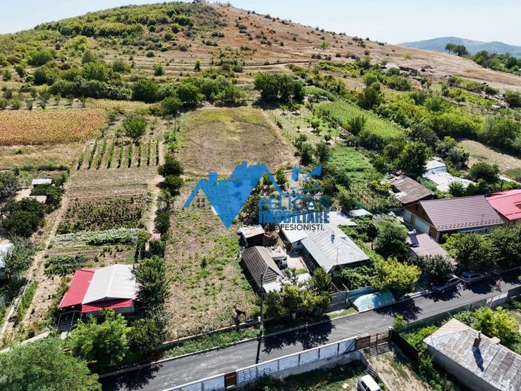 Casă individuală cu 4 camere cu Canalizare în Telița