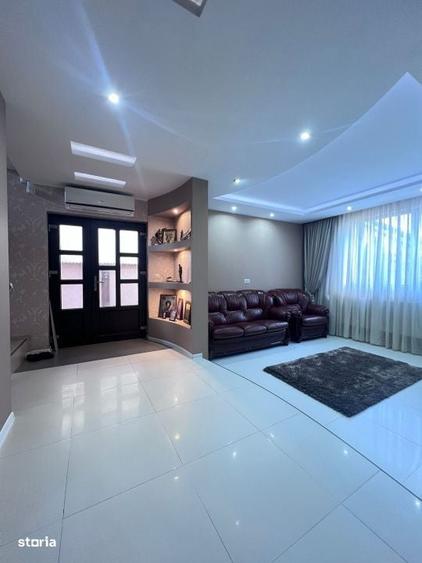 Vila Superba pentru 2 familii /9 Camere /Curte 721 - 17