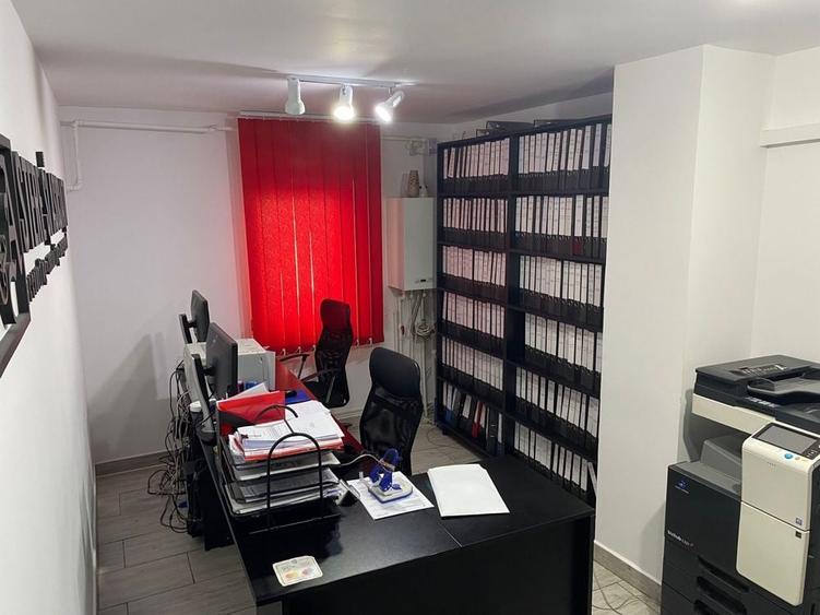 Apartament cu 4 camere decomandat în Central