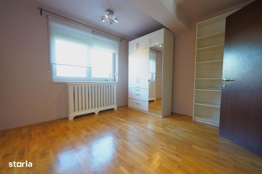 Casă cu 4 camere în Central