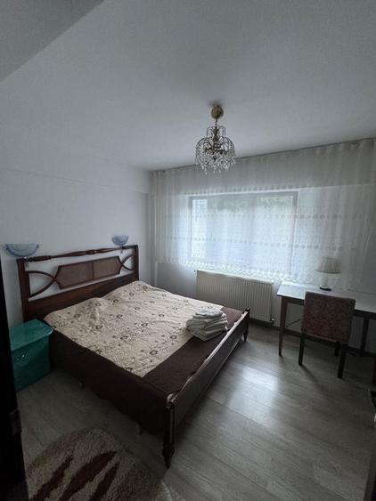 Apartament cu 3 camere decomandat în Slănic-Moldova