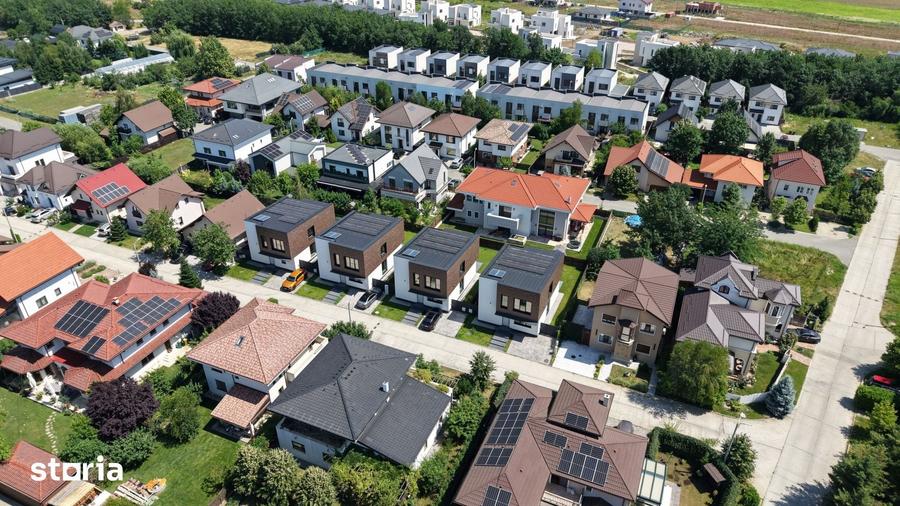 Casă cu 5 camere cu Teren 350 Mp în Corbeanca