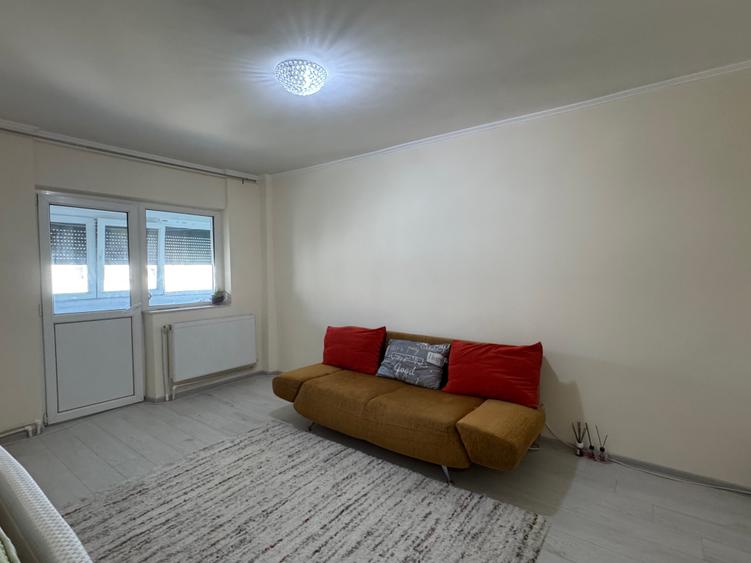 Apartament cu 2 camere decomandat în