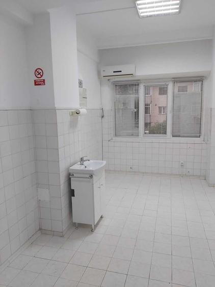 Spațiu comercial, de 20 mp, în Central