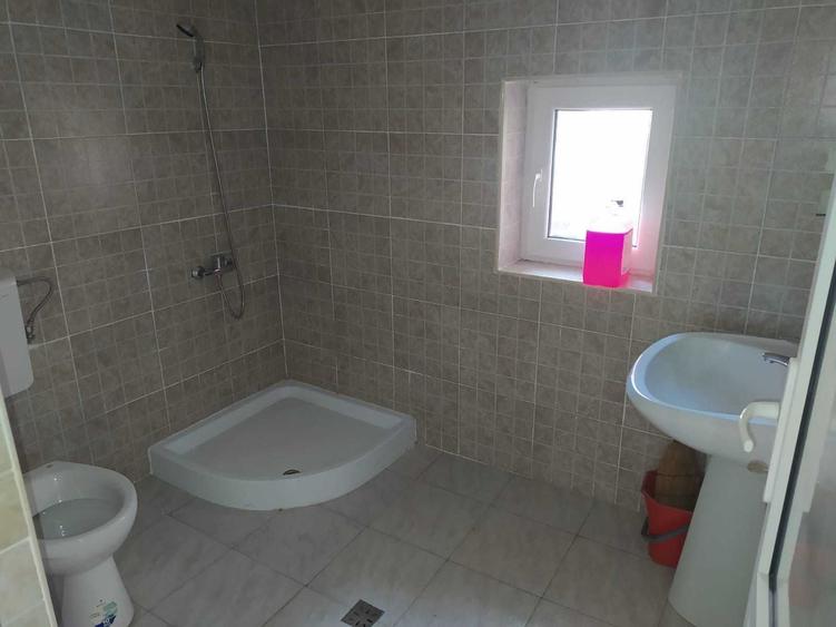 Casă cu 4 camere în Autogară