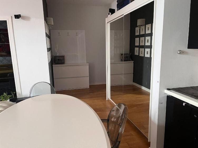 Apartament cu 3 camere decomandat, mobilat în Vitan-Bârzești
